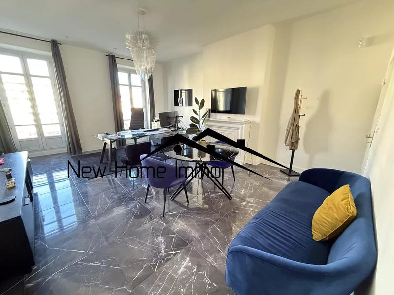 Appartement - 220 m² - 5 pièces