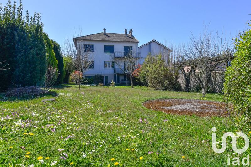 Maison - 211 m² - 10 pièces