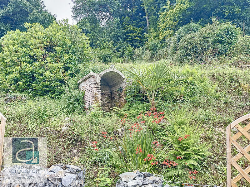 Maison - 202 m² - 7 pièces