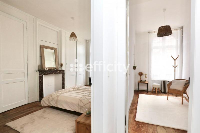 Maison - 248 m² - 10 pièces