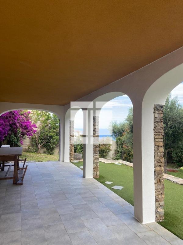 Villa - 200 m² - 8 pièces