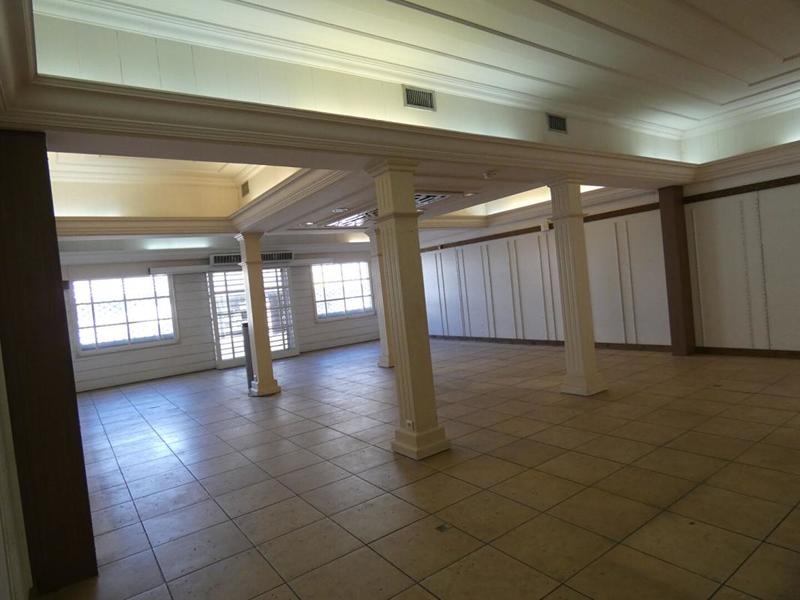 Maison - 280 m² - 9 pièces