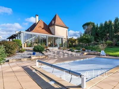 Maison - 160 m² - 7 pièces