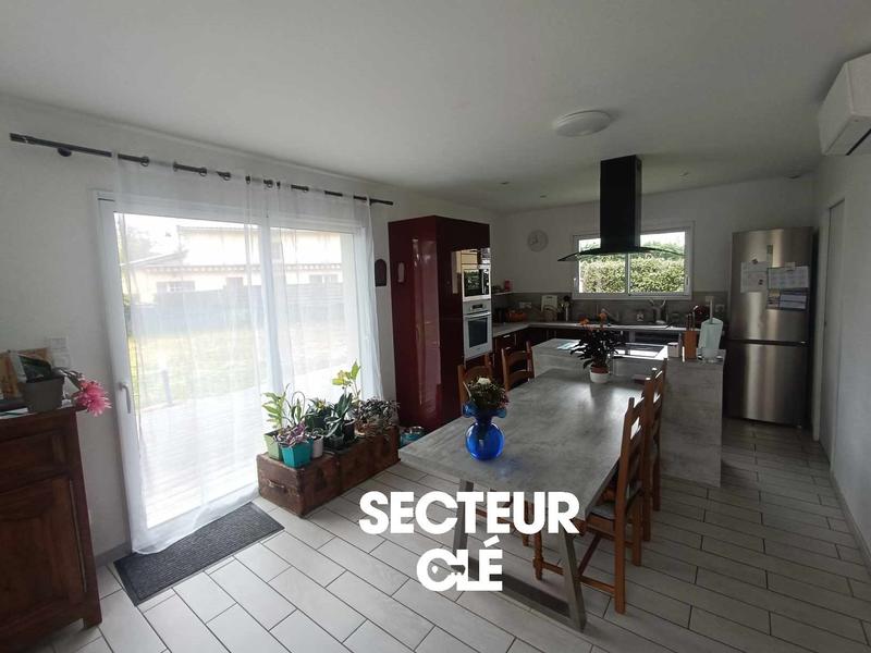 Maison - 102 m² - 5 pièces