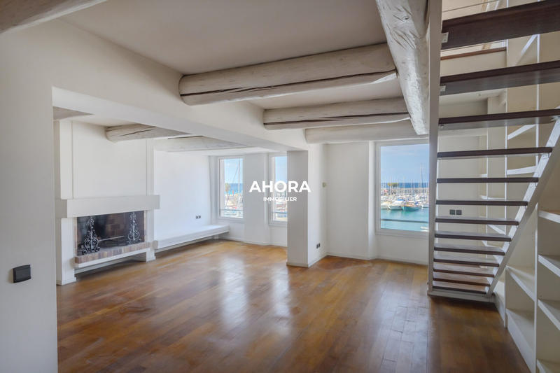 Appartement - 218 m² - 9 pièces