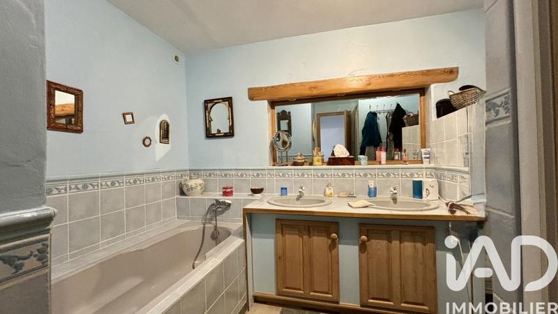 Maison - 110 m² - 8 pièces