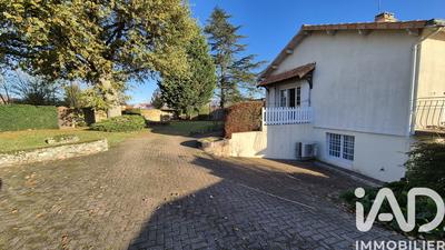 Maison - 99 m² - 5 pièces