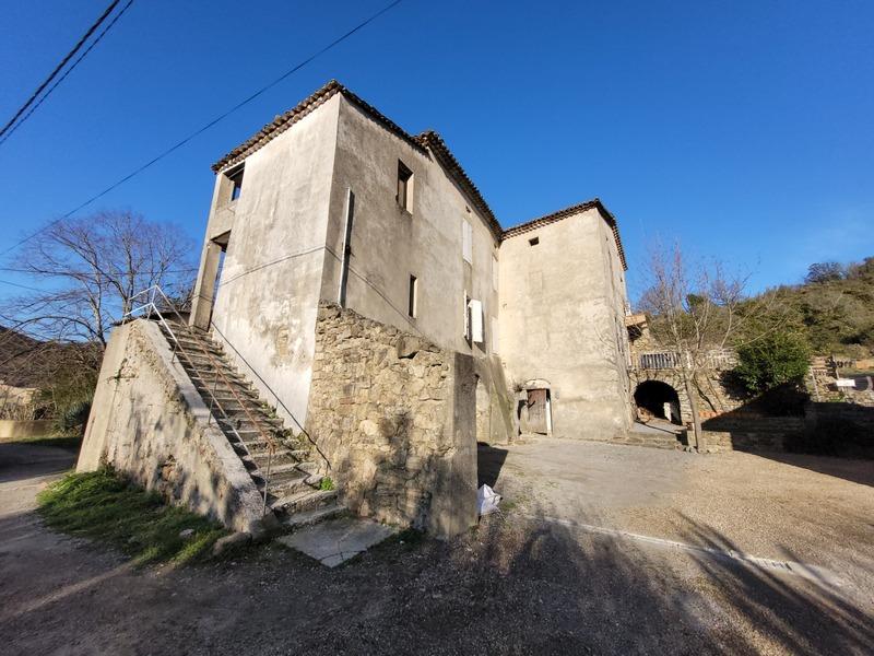 Maison - 220 m² - 12 pièces