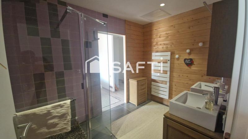 Maison - 228 m² - 7 pièces