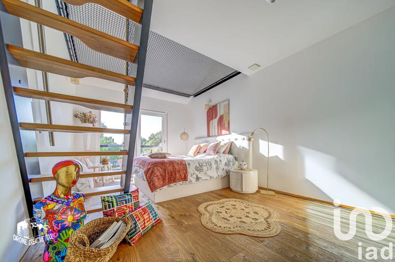 Maison - 340 m² - 8 pièces