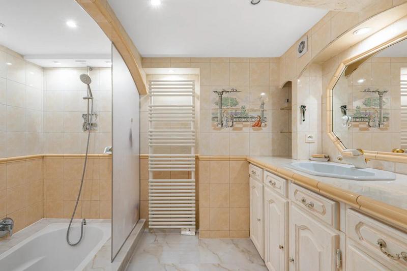 Appartement - 90 m² - 5 pièces