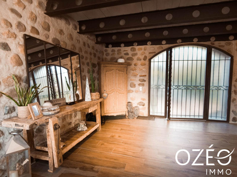 Villa - 205 m² - 4 pièces