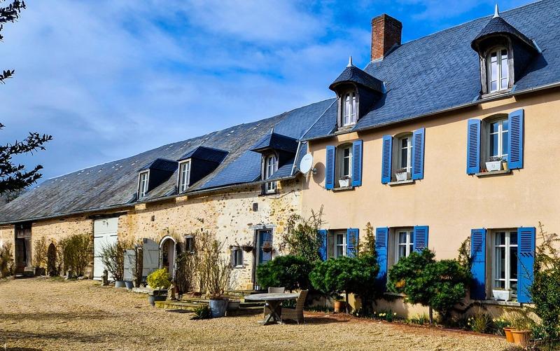 Château - 320 m² - 9 pièces