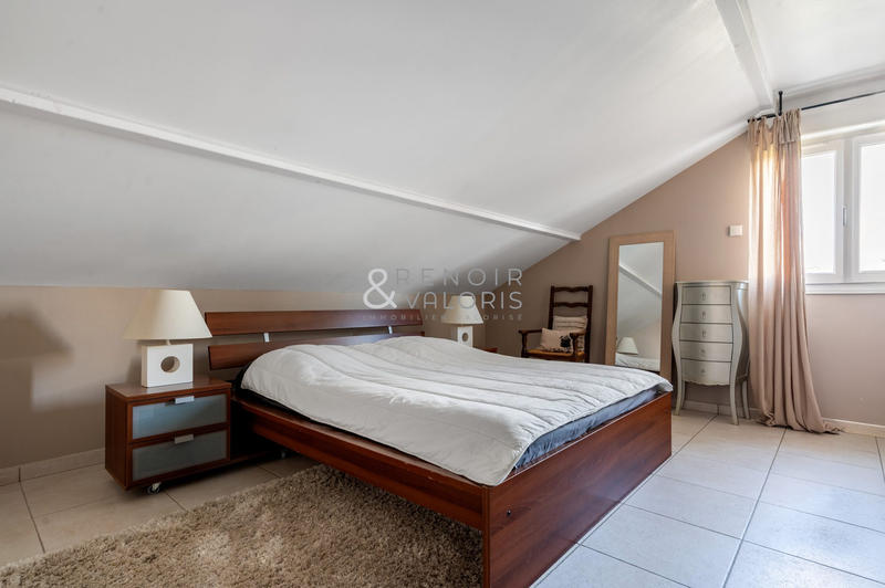 Maison - 270 m² - 7 pièces