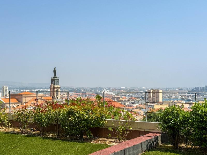 Appartement - 102 m² - 2 pièces