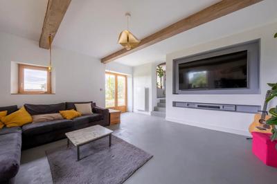 Maison - 202 m² - 6 pièces