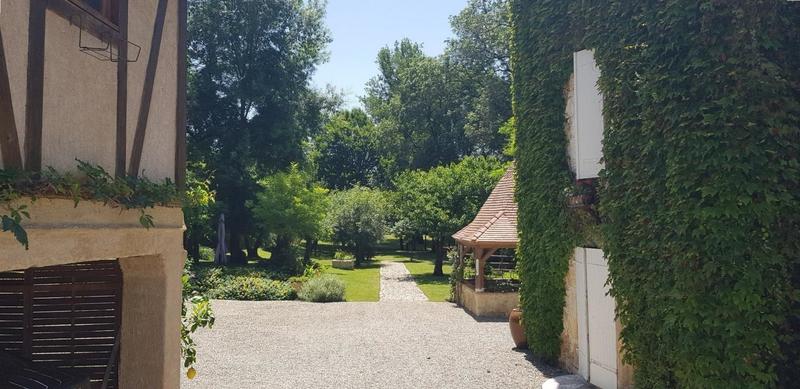 Moulin - 240 m² - 8 pièces