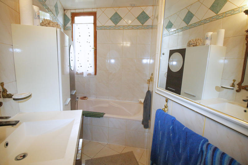 Maison - 100 m² - 6 pièces