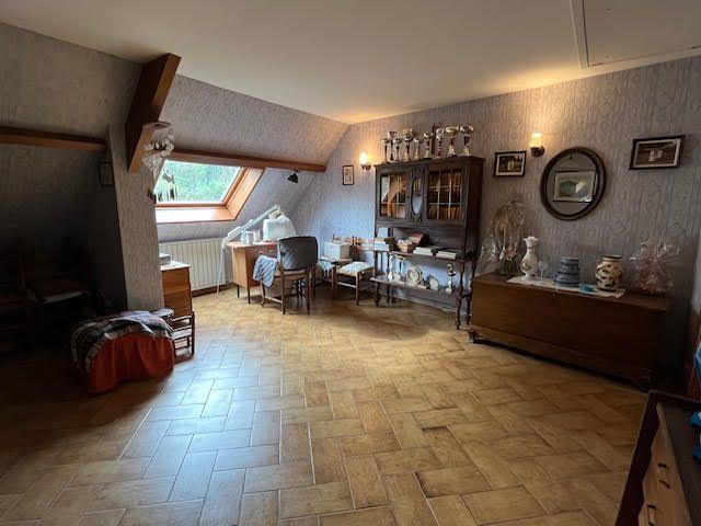 Maison - 259 m² - 5 pièces