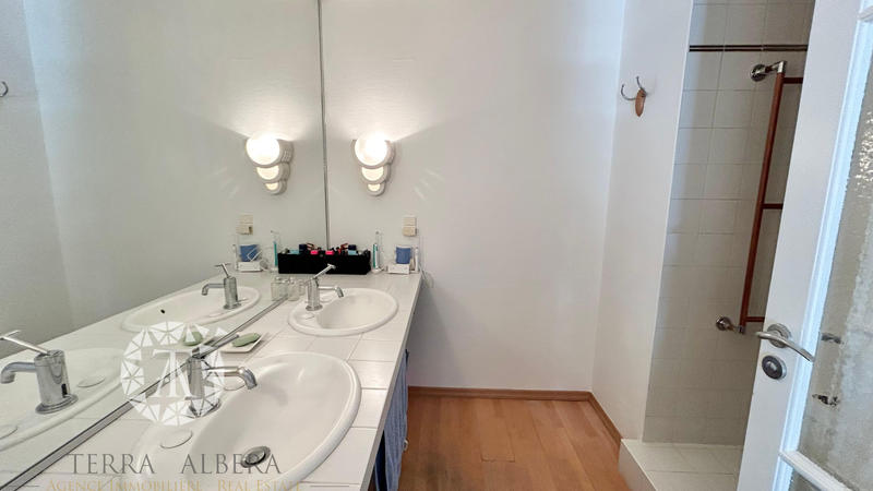 Appartement - 139 m² - 5 pièces