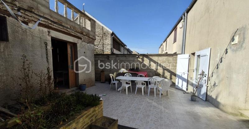 Maison - 152 m² - 6 pièces