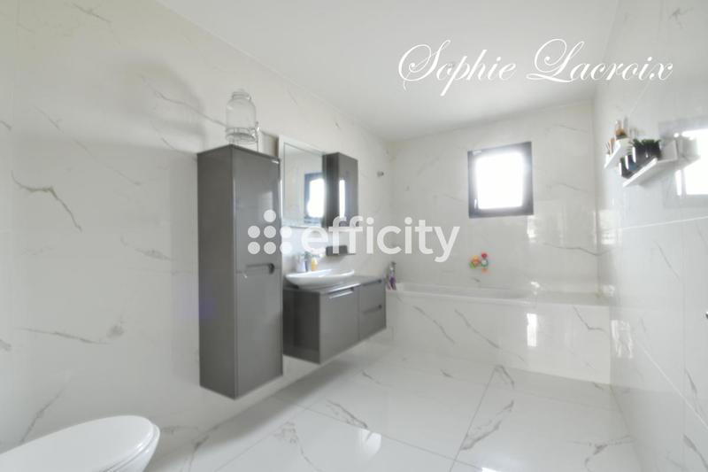 Villa - 130 m² - 4 pièces