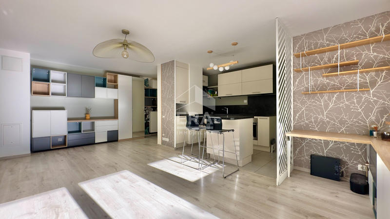 Appartement - 85 m² - 4 pièces