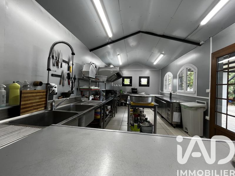 Maison - 406 m² - 15 pièces