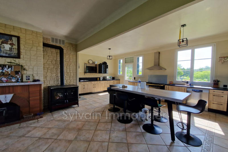 Maison - 216 m² - 6 pièces