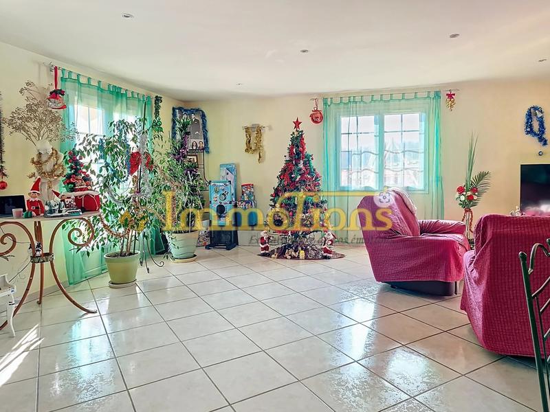 Villa - 200 m² - 6 pièces