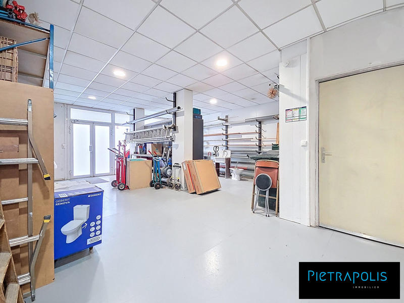 Local commercial - 128 m² - 1 pièce