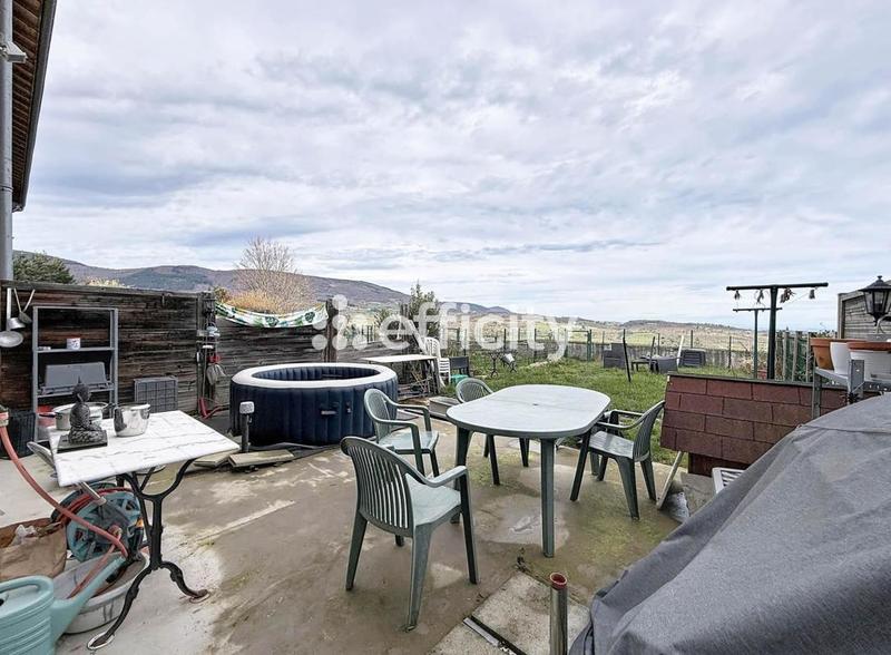 Loft - 136 m² - 4 pièces