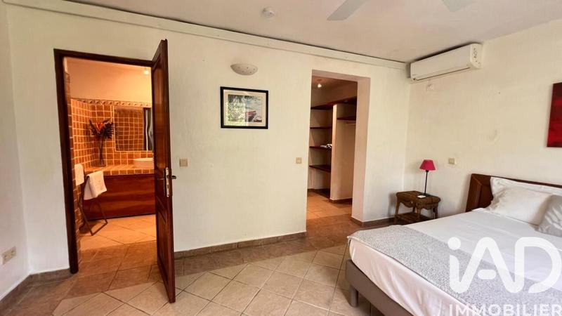 Maison - 400 m² - 9 pièces