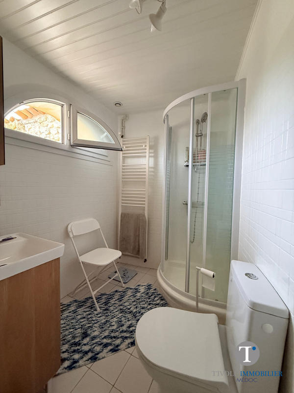 Maison - 225 m² - 9 pièces