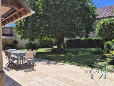 Maison - 221 m² - 9 pièces