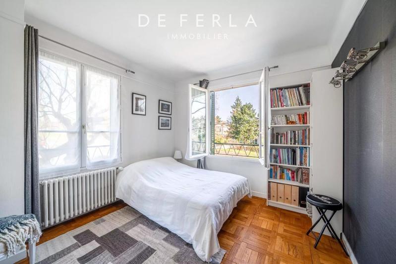 Maison - 201 m² - 10 pièces