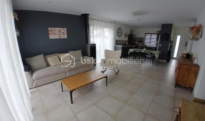 Maison - 95 m² - 5 pièces