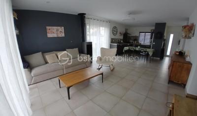 Maison - 95 m² - 5 pièces