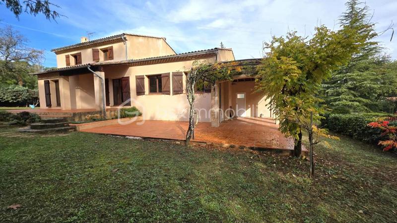 Maison traditionnelle - 176 m² - 7 pièces