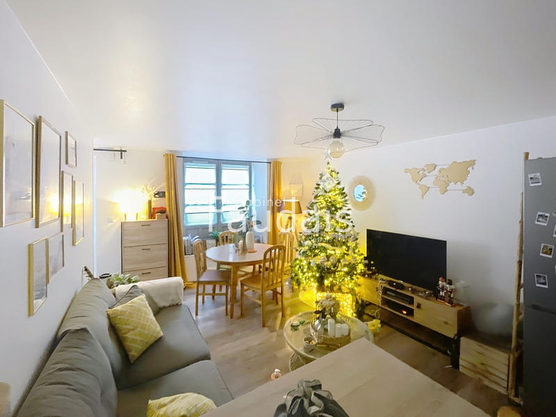 Maison - 140 m² - 8 pièces