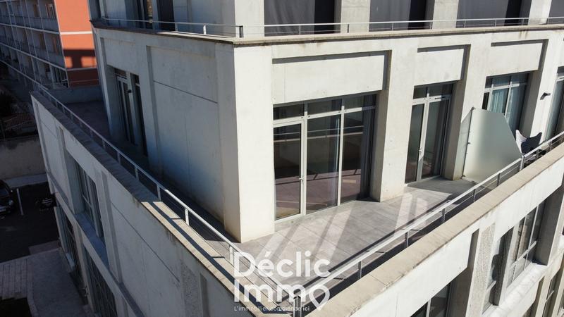 Appartement sur toit - 80 m² - 3 pièces