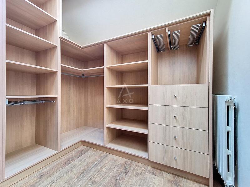 Maison - 575 m² - 16 pièces