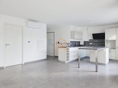 Appartement - 79 m² - 4 pièces