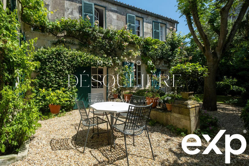 Maison - 300 m² - 7 pièces