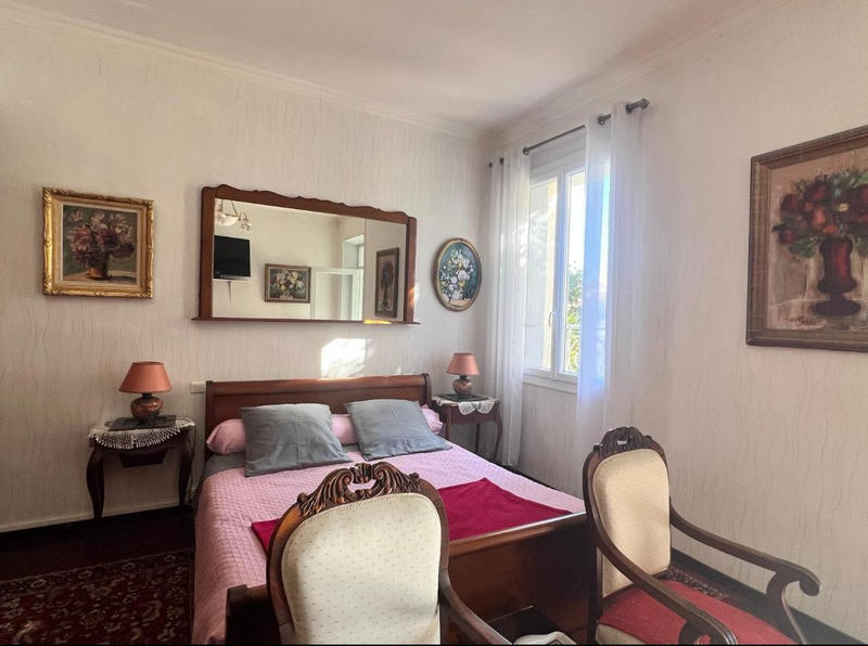 Maison - 256 m² - 9 pièces