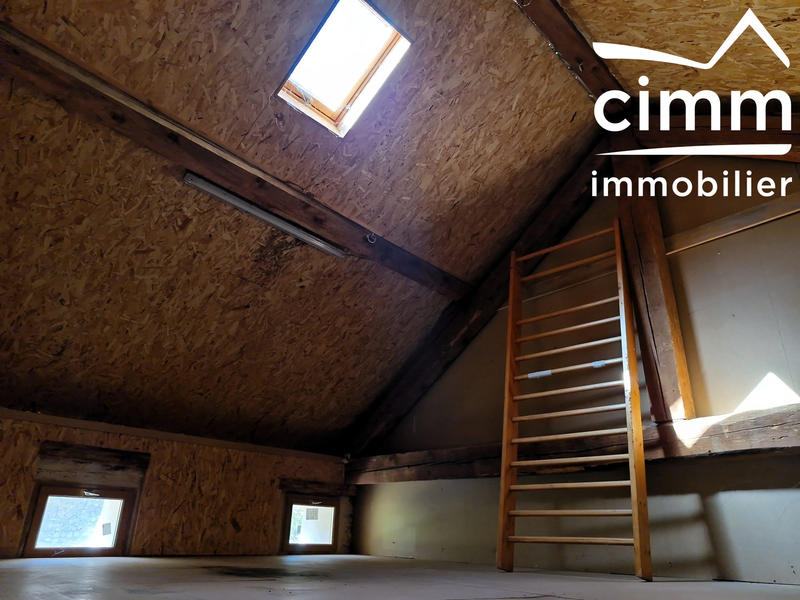 Maison - 217 m² - 7 pièces