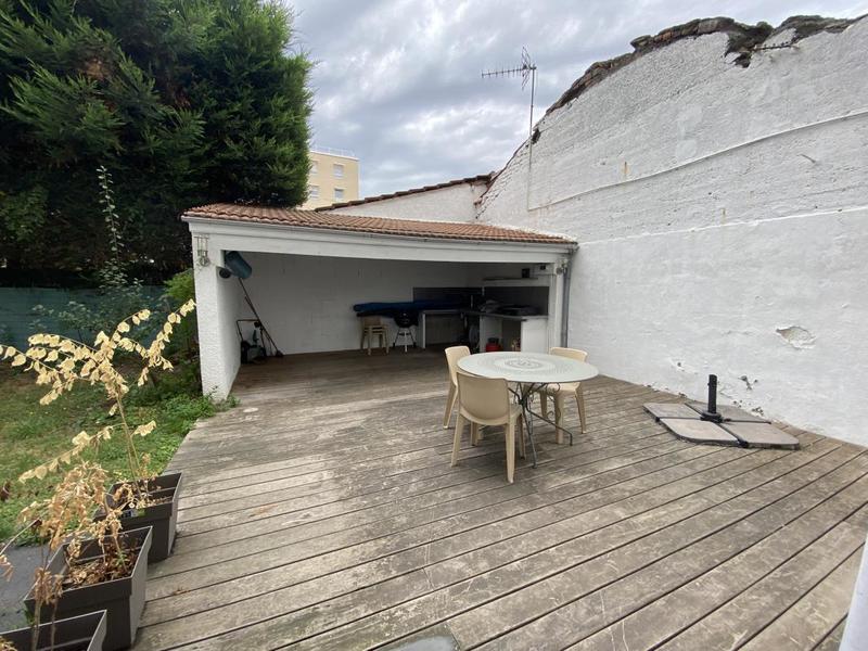 Appartement - 219 m² - 8 pièces