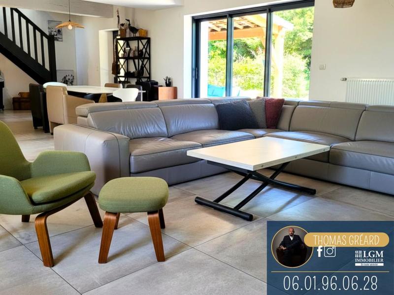 Propriété - 217 m² - 5 pièces