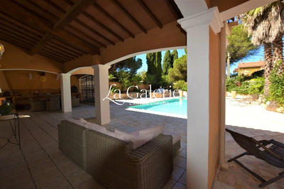 Villa - 223 m² - 11 pièces