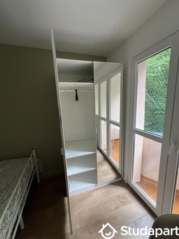 Chambre - 9 m² - 1 pièce